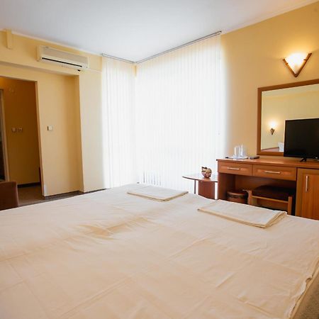 Hotel Dolphin Ravda Ngoại thất bức ảnh